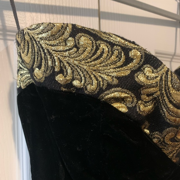 Vintage velvet black dress with gold detail - Picture 5 of 14